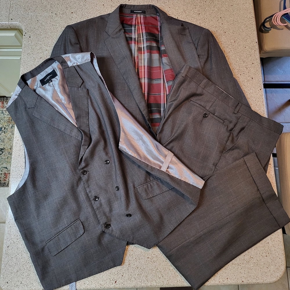 Mens Statement 3 peice Suit Blazer Vest Slacks